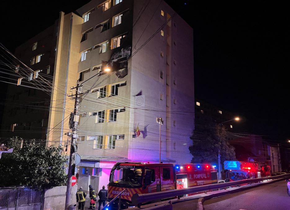 Incendiu într-un cămin din complexul Hașdeu: 13 studenți au avut nevoie de asistență medicală|Foto: ISU Cluj