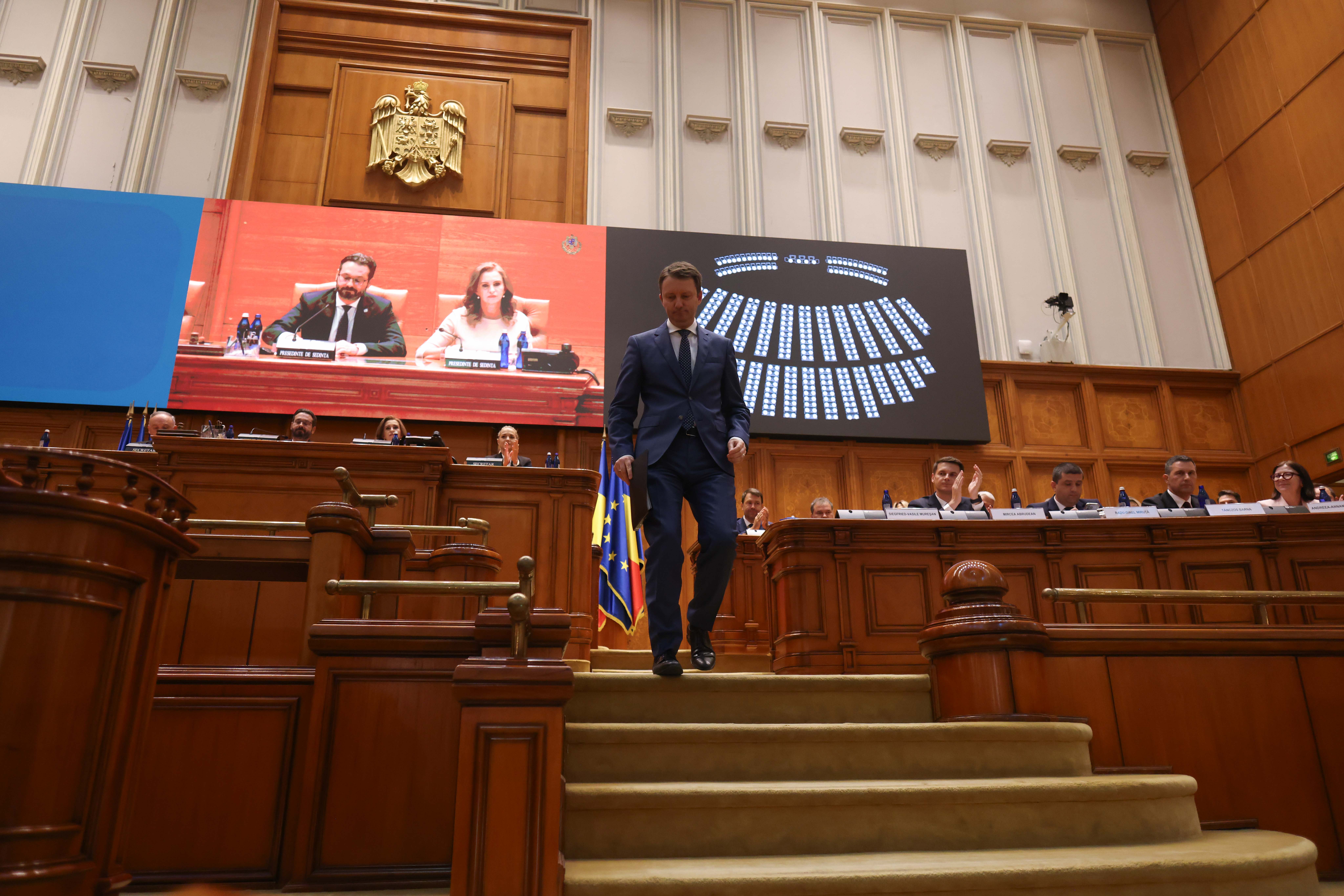 Siegfried Mureșan: „Așteptăm următorii pași din partea președintelui României. Partidele care au dat jos guvernul au votat pentru prelungirea crizei”
