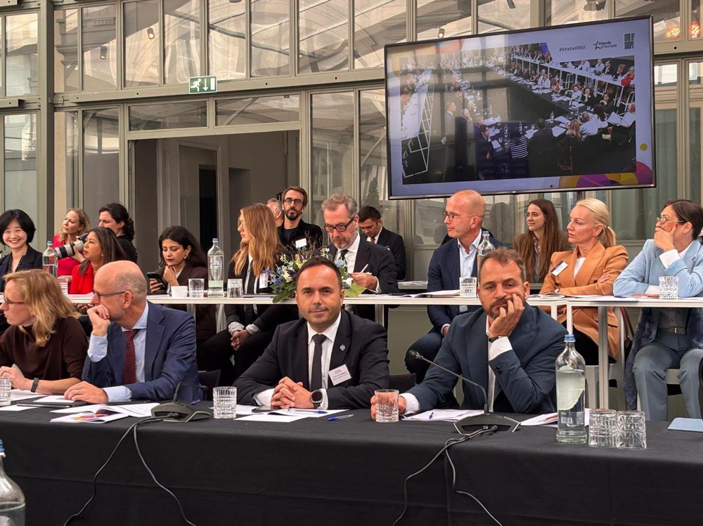 Ovidiu Cîmpean pledează pentru asigurarea accesului universităților, cercetătorilor și companiilor românești la finanțările europene dedicate inovării și competitivității. | Foto: Ovidiu Cîmpean Facebook