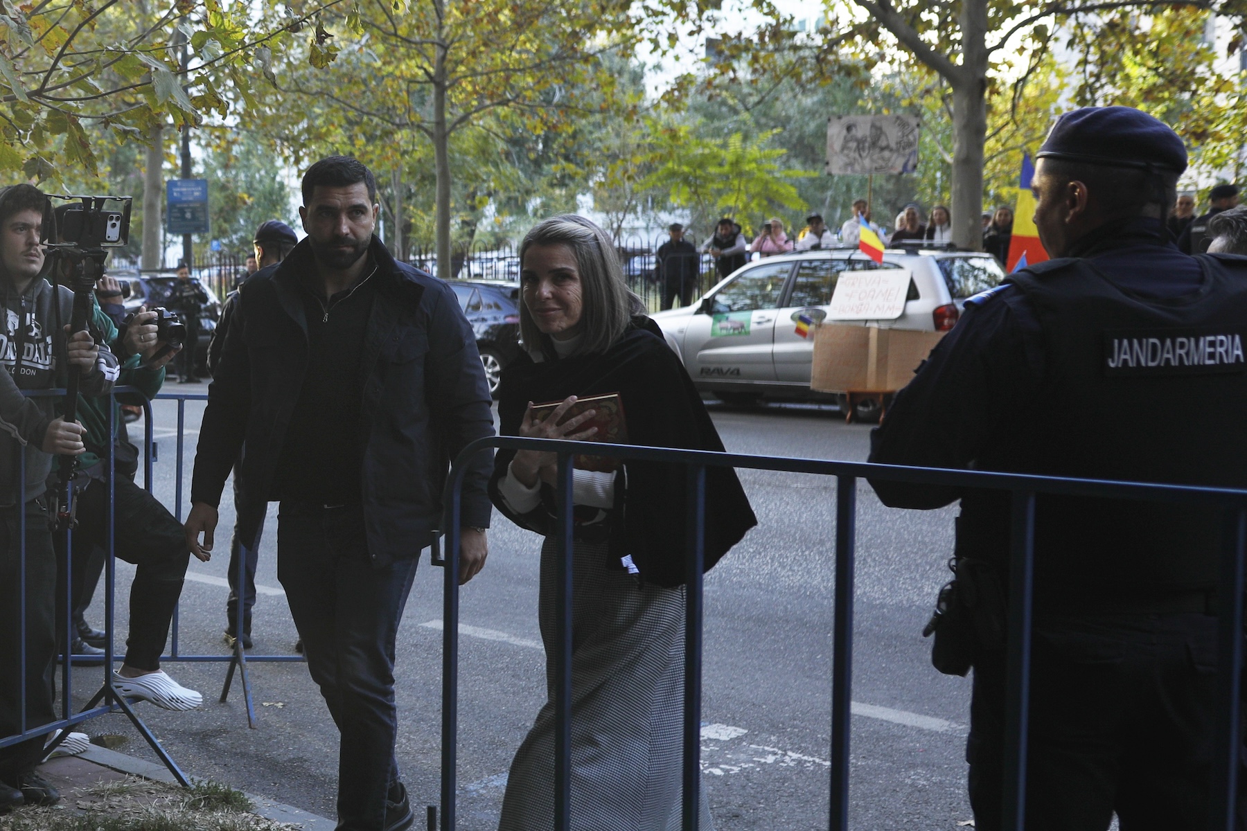 Momentul în care Cristela Georgescu sosește la sediul DIICOT, marți, 6 octombrie 2026 | Foto: Inquam Photos / Mălina Norocea