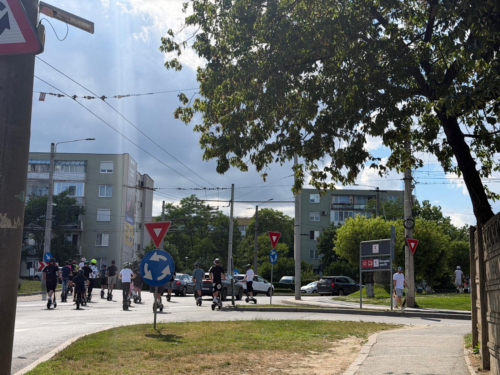 Conducerea trotinetelor electrice ar putea fi condiționată de absolvirea unui curs de legislație rutieră | Foto: monitorulcj.ro