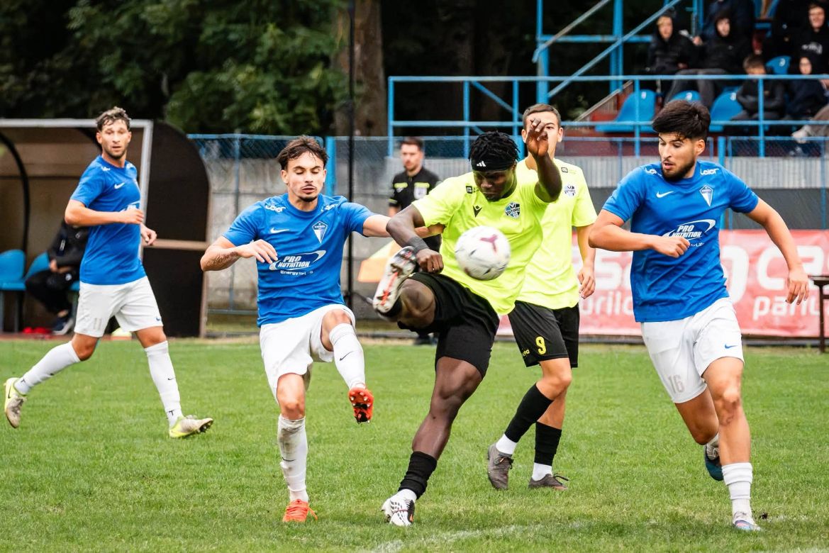 Etapa a noua din Liga a 3-a va debuta vineri / Foto: FC Unirea Dej Facebook