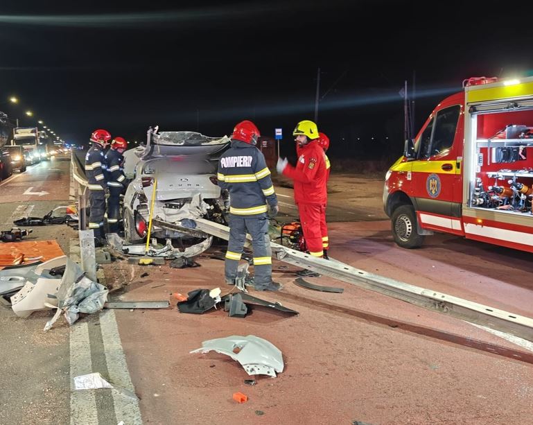 Impact mortal la Jucu: Un bărbat a murit în urma unui grav accident rutier pe DN1C|Foto: ISU Cluj
