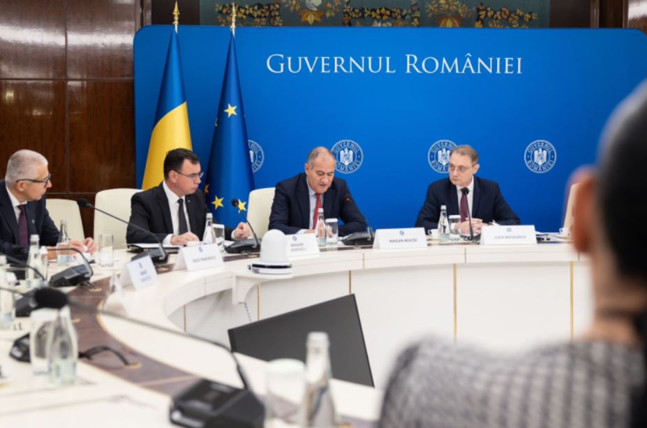 Guvernul anunță un set de măsuri urgente în urma atacurilor din școli: Sancțiuni mai aspre, creșterea numărului de paznici și modificări legislative privind deținerea și introducerea de obiecte interzise