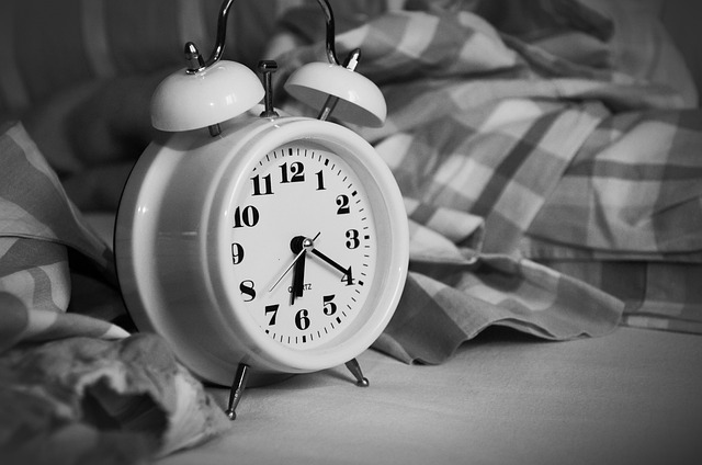 România trece la ora de iarnă în noaptea de sâmbătă spre duminică: O schimbare ce poate afecta somnul, digestia și metabolismul| Foto: pixabay.com