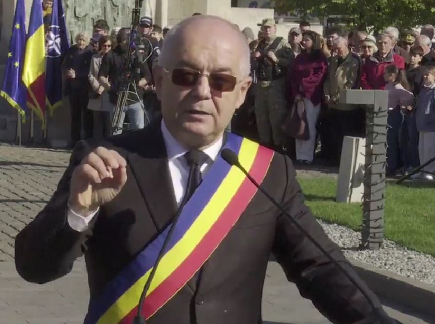 Emil Boc, mesaj de Ziua Armatei: „Trăim cele mai dificile momente după 1989. Sper ca Parlamentul să nu compromită programul SAFE”.|Foto: Emil Boc - Facevook