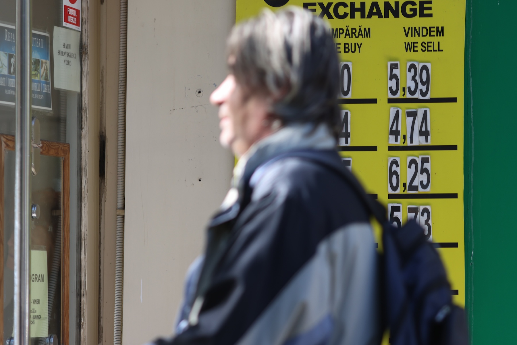 Leul va pierde teren în fața monedei euro, iar inflația va scădea în următoarele 12 luni | Foto: Inquam Photos / George Călin