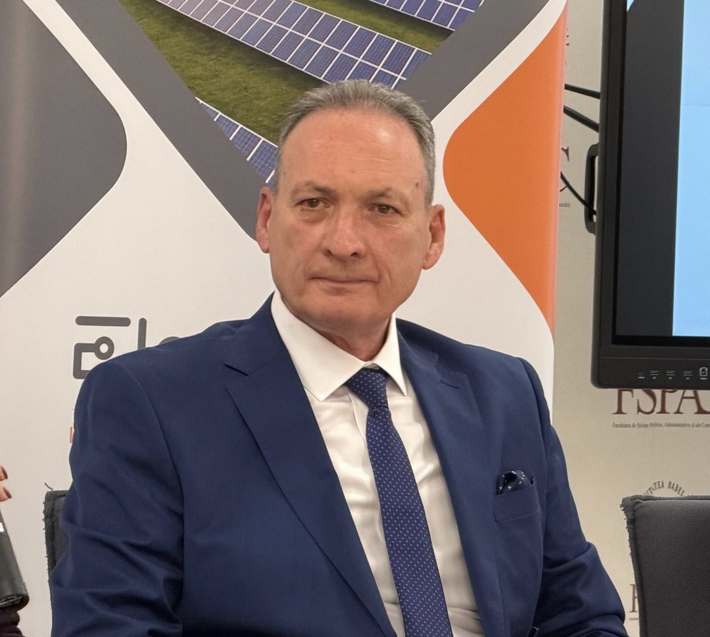 Noul prefect al Clujului, Alexandru Cordoș, numit în funcție de Guvern, are o experiență de peste 30 de ani în mediul economic, administrația publică și politică. | Foto: Sergiu Tămaș / monitorulcj.ro