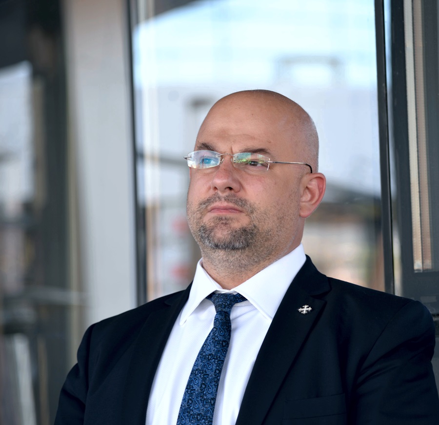 „Celebrăm împreună 10 ani de conexiuni, idei și parteneriate la evenimentul aniversar X Party & Networking, locul de întâlnire al liderilor din afaceri, administrație, mediul academic, diplomatic și societatea civilă”, spune fondatorul XPN, Florin Bugnar. Foto: XPN