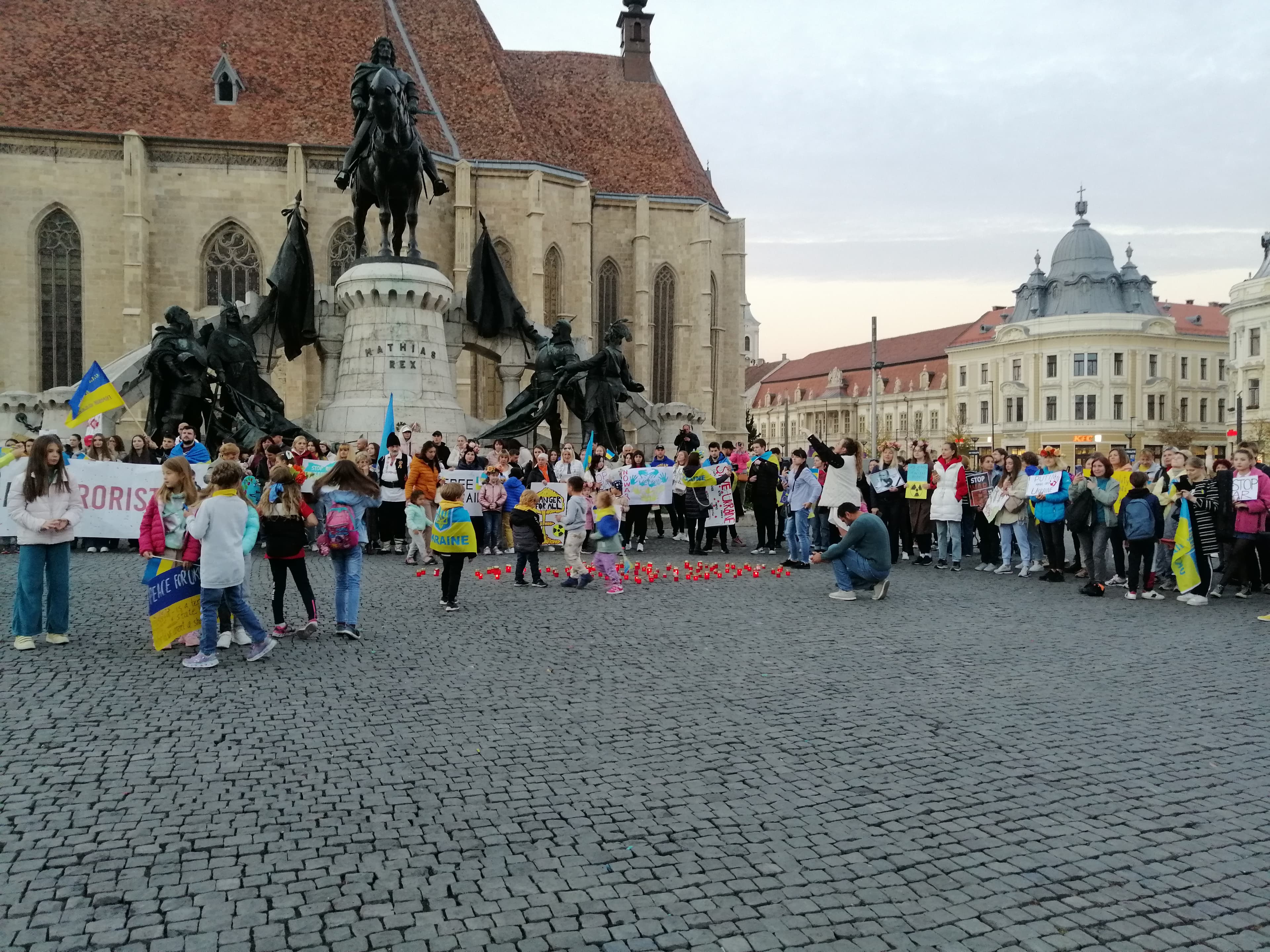 Ucrainenii din Cluj, miting în Piața Unirii „Rusia este un stat